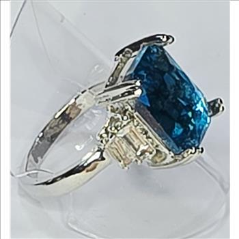 No Reserve  Blue & White Quartz Ring size 9