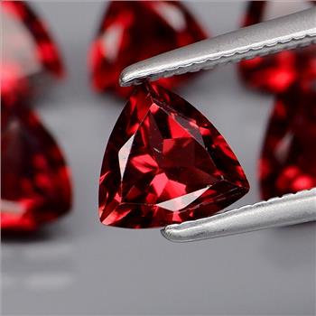 No Reserve VVS Natural Garnet Trillion Cut Loose Gemstone