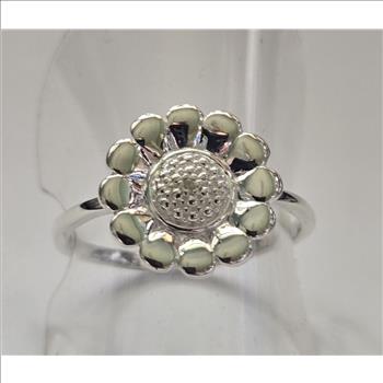 No Reserve Natural Diamond Daisy Flower Ring Size 9