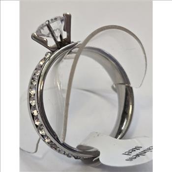 No Reserve Simulated Diamond Ring Size 10 