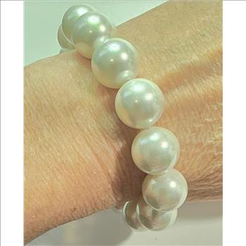 No Reserve 14mm Shell Pearl Bracelet