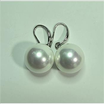 No Reserve 14mm Shell Pearl Earrings
