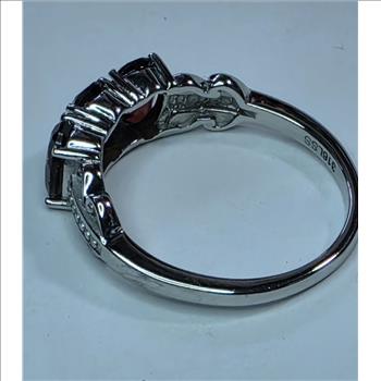 No Reserve Natural Garnet 3 Stone Ring Sze 9