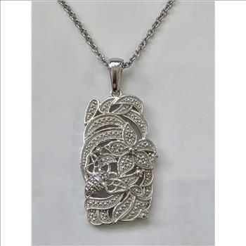 No Reserve Natural Diamod Flower & Bee Pendant & Chain necklace