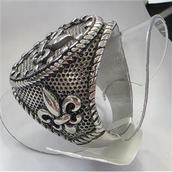 No Reserve Fleur De Lis Ring Size 10