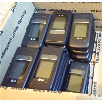 Lot of 25 - LG A380 Flip Phones