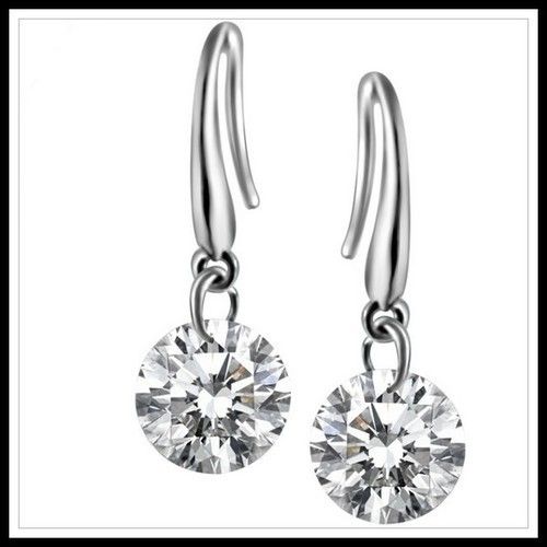 1.40ctw White Sapphire Set Of Necklace & Earrings