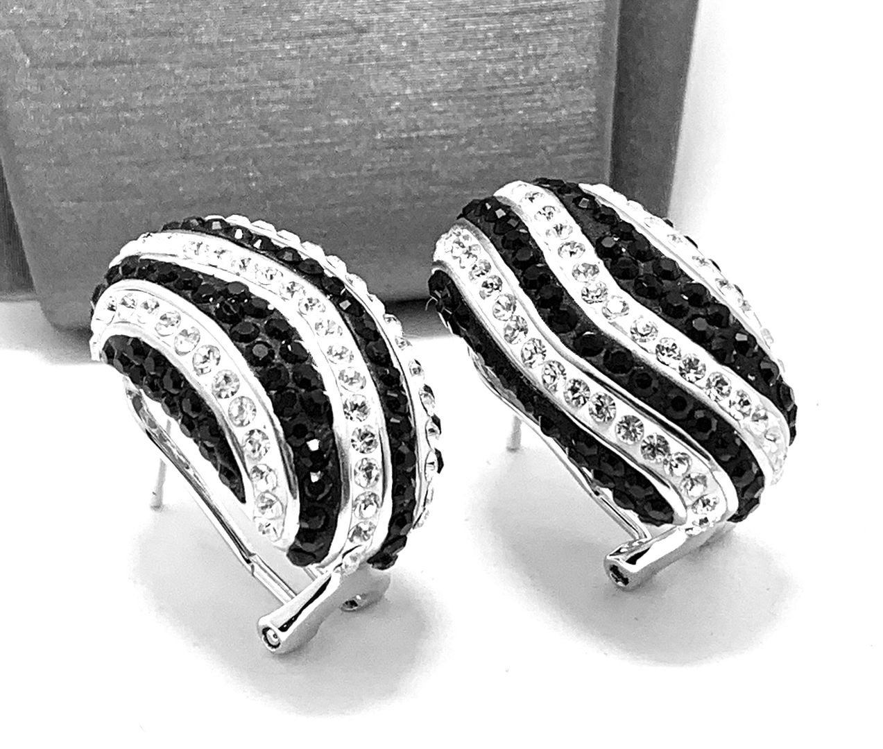 18k White Gold &amp; Fine Jewelry Bronze  3.00ctw  Black &amp; White Natural Crystal   Omega Backs  Earrings