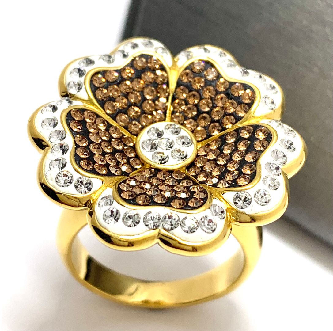 18k Yellow  Gold & Jewelry Bronze 2.00ctw Coqniac & White Crystal Ring