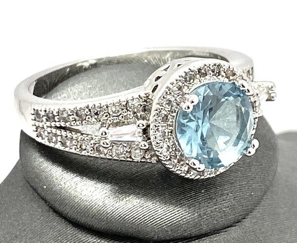 1.90ctw AAA+ grade Light Blue and White Cubic Zirconia CZ Ring Size 7