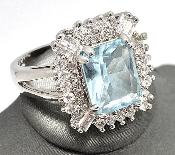 5.10ctw AAA+ Grade Light Blue and White Cubic Zirconia Ring
