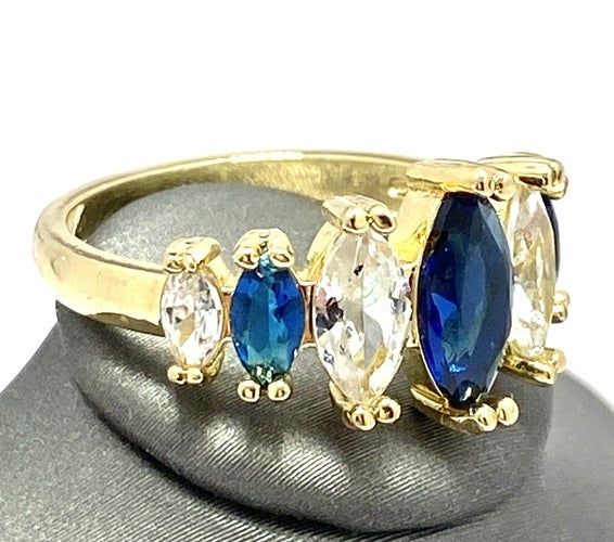 5.50ctw Blue & White Topaz Ring