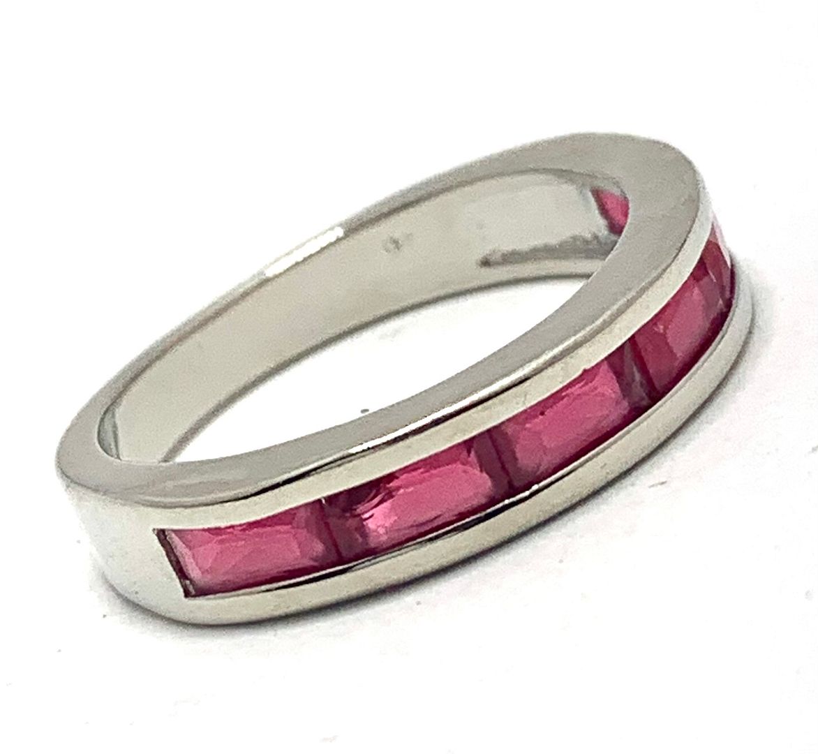 Antique Design 0.75ctw Ruby Anniversary Ring