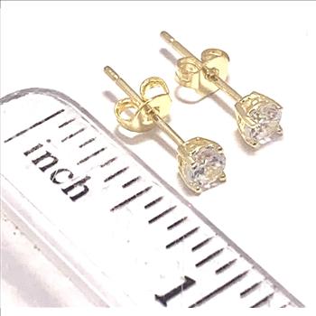 0.50ctw VVS-F  Simulated Diamonds Stud Earrings