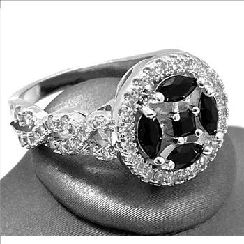 1.25ctw Onyx & White Sapphire Ring