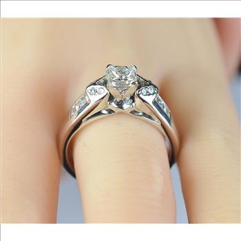 $6,000 Retail 18K White Gold  1.00 Ct t.w. Diamond Engagement Ring