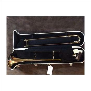 Holton TR602 Tenor Trombone/Mouthpiece/Case/Slide Oil