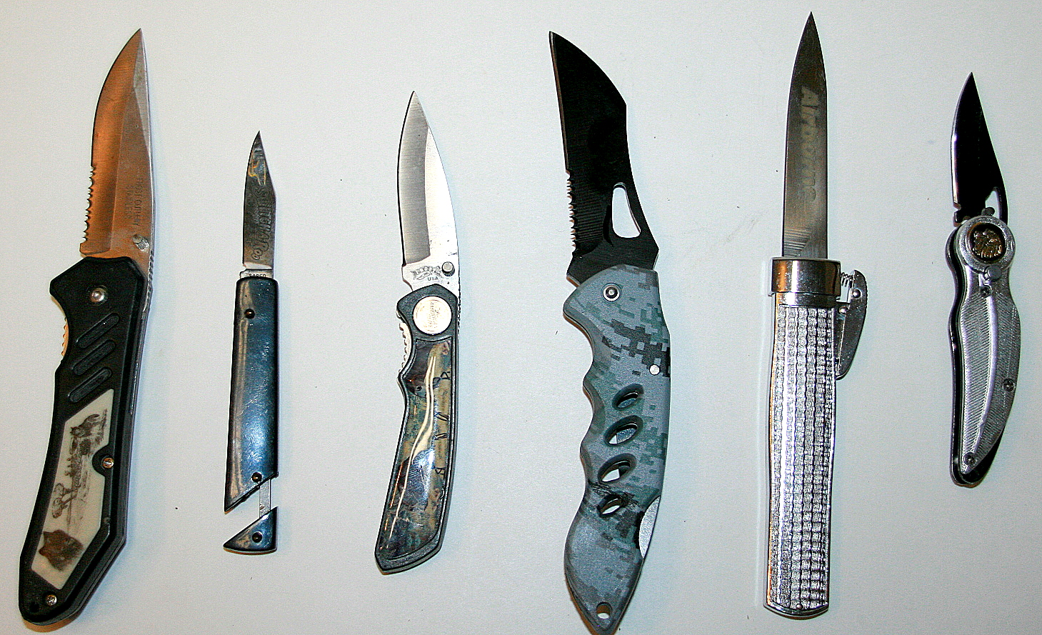 Collectible Set of 6 Folding Knives Property Room