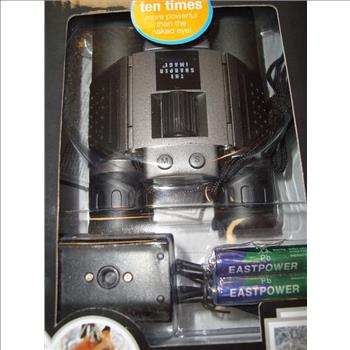 New Sharper Image 10mm x 25mm Digital Camera Binoculars