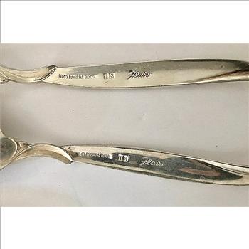 1847 Rogers Brothers Circa 1956 Flair Pattern Silverplate Flatware Set of 12 Pieces