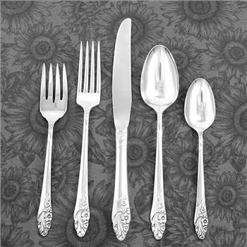 Oneida Community EVENING STAR Vintage 1950 Silver Plate Flatware Silverware Set Dinner Service for 4 Retail $250.00 - $400.00