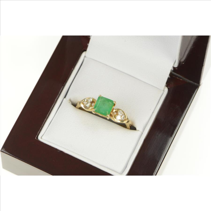 18K 1.15 Ctw Emerald Diamond Engagement Yellow Gold Ring, Size 8