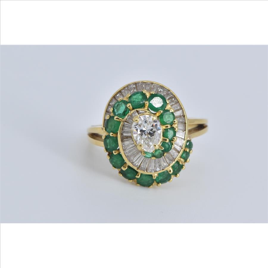 18K 3.49 Ctw Pear Natural Diamond Emerald Swirl Yellow Gold Ring, Size 7.25