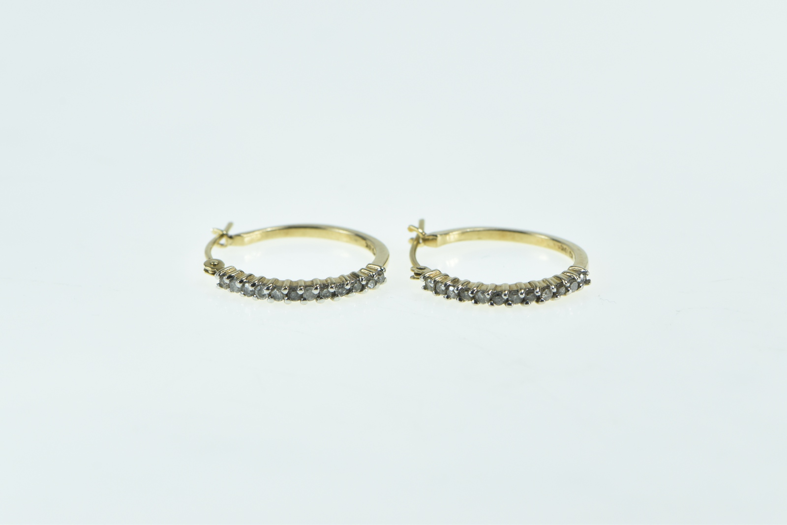 10K 0.25 Ctw Diamond Classic Round 17.4mm Hoop Yellow Gold Earrings