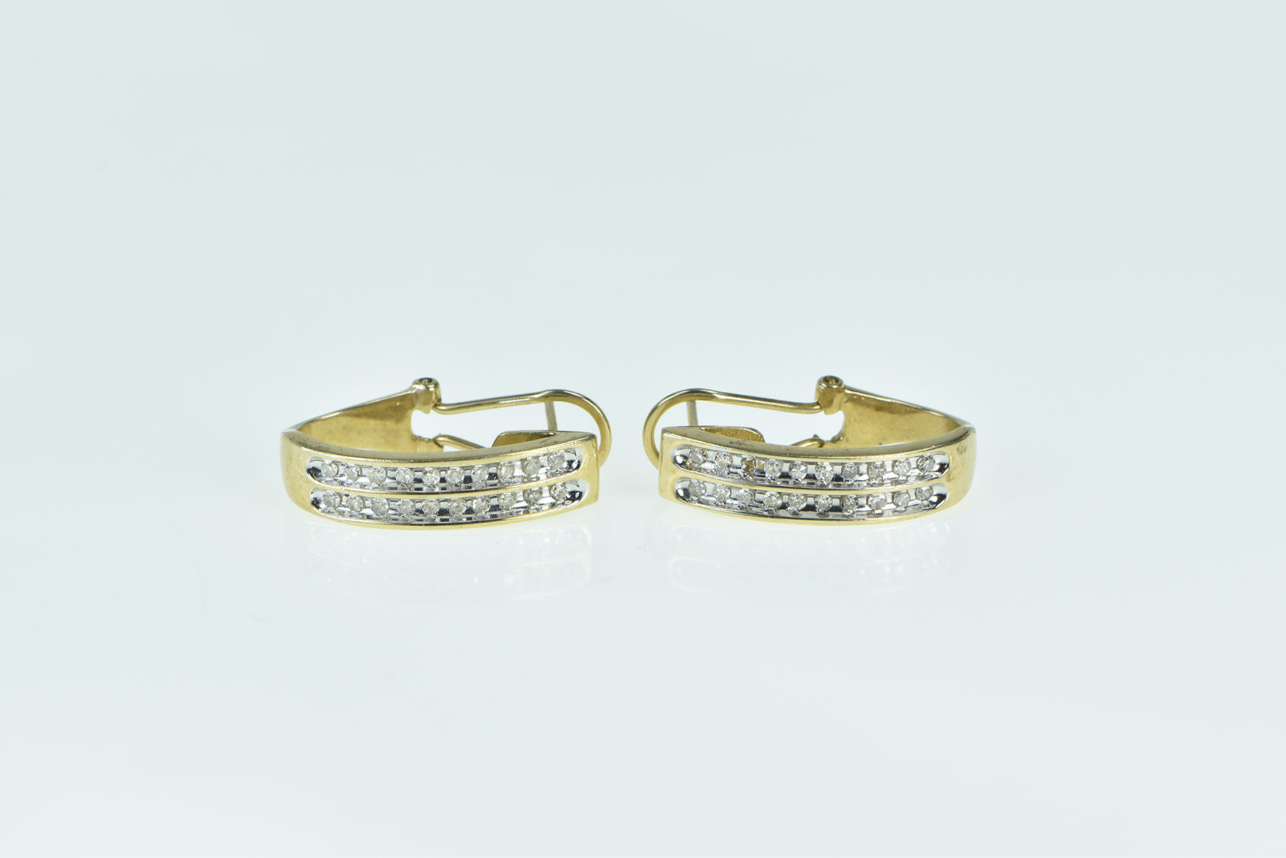 10K 0.46 Ctw Diamond 24.5mm Oval Hoop Yellow Gold Earrings
