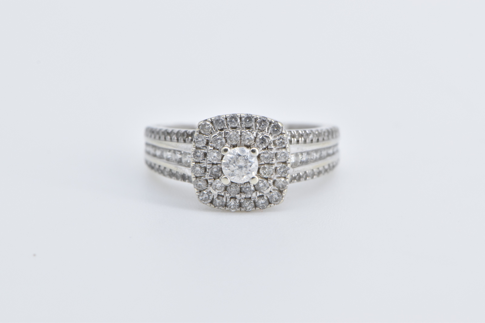 10K 0.50 Ctw Diamond Halo Vintage Engagement White Gold Ring, Size 5