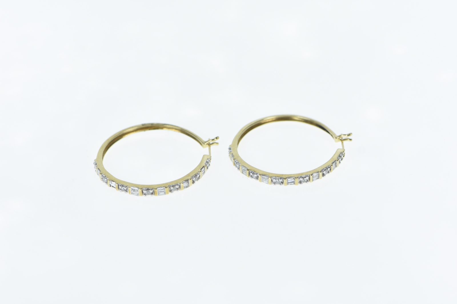 10K 1.00 Ctw Diamond Classic Hoop Vintage Yellow Gold Earrings
