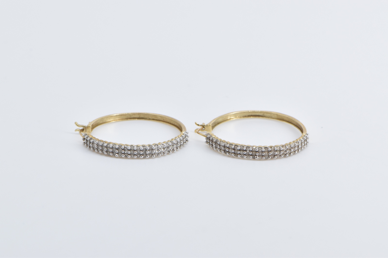 10K 1.00 Ctw Diamond Encrusted 28mm Hoop Yellow Gold Earrings
