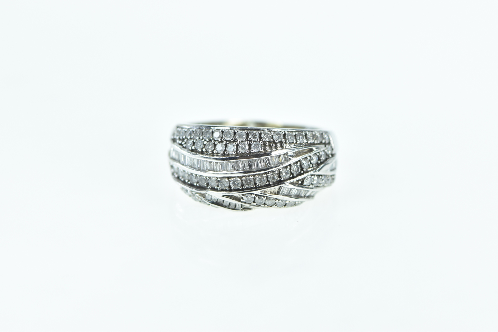 10K 1.00 Ctw Diamond Encrusted Wavy Band White Gold Ring, Size 7.5