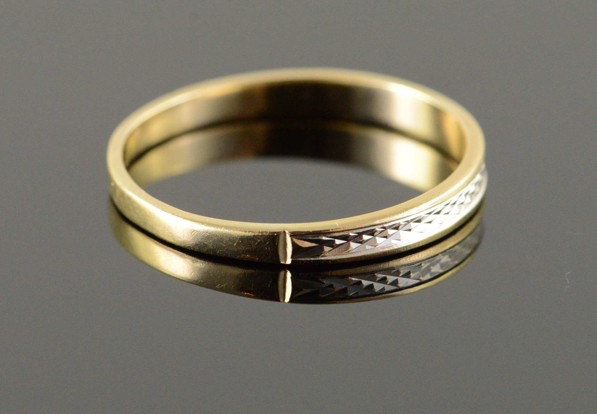 10k 1 4g Two Tone Textured Vintage Wedding Band Yellow Gold Ring 10k 1 4g Two Tone Textured Vintage Wedding Band Yellow Gold Ring Size 8 75