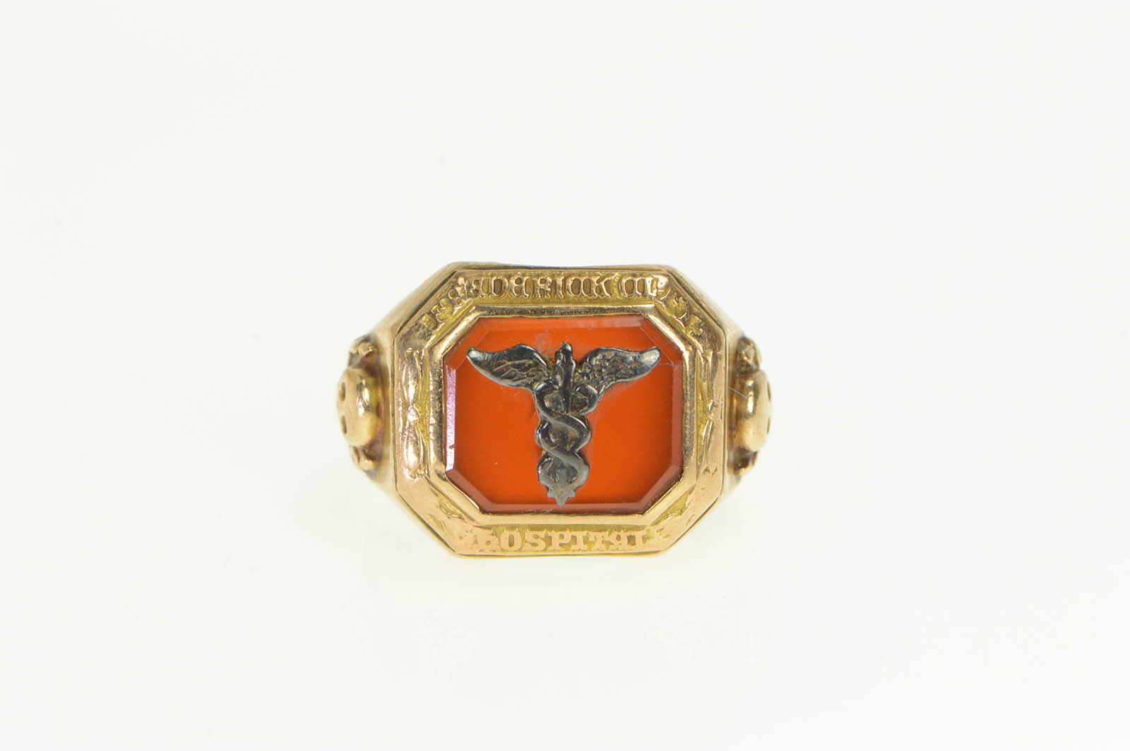 10K 1932 Frederick City Hospital Carnelian Yellow Gold Ring, Size 6.25