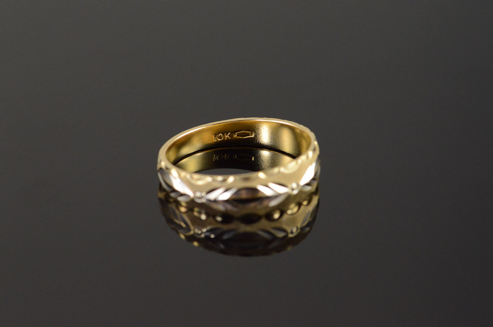 10K 2.5g Engraved Carved Vintage Wedding Band Yellow Gold ... (1600 x 1064 Pixel)