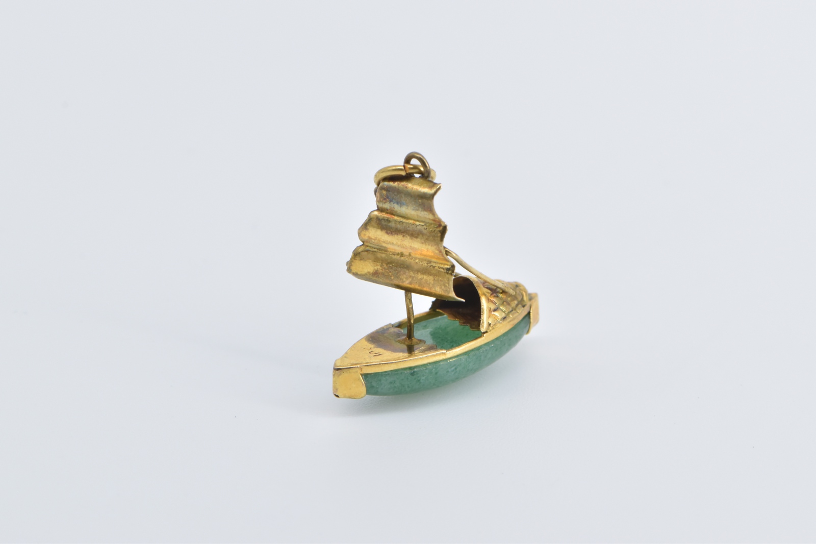 10K 3D Chinese Junk Ship Jade Sail Boat Yellow Gold Charm/Pendant