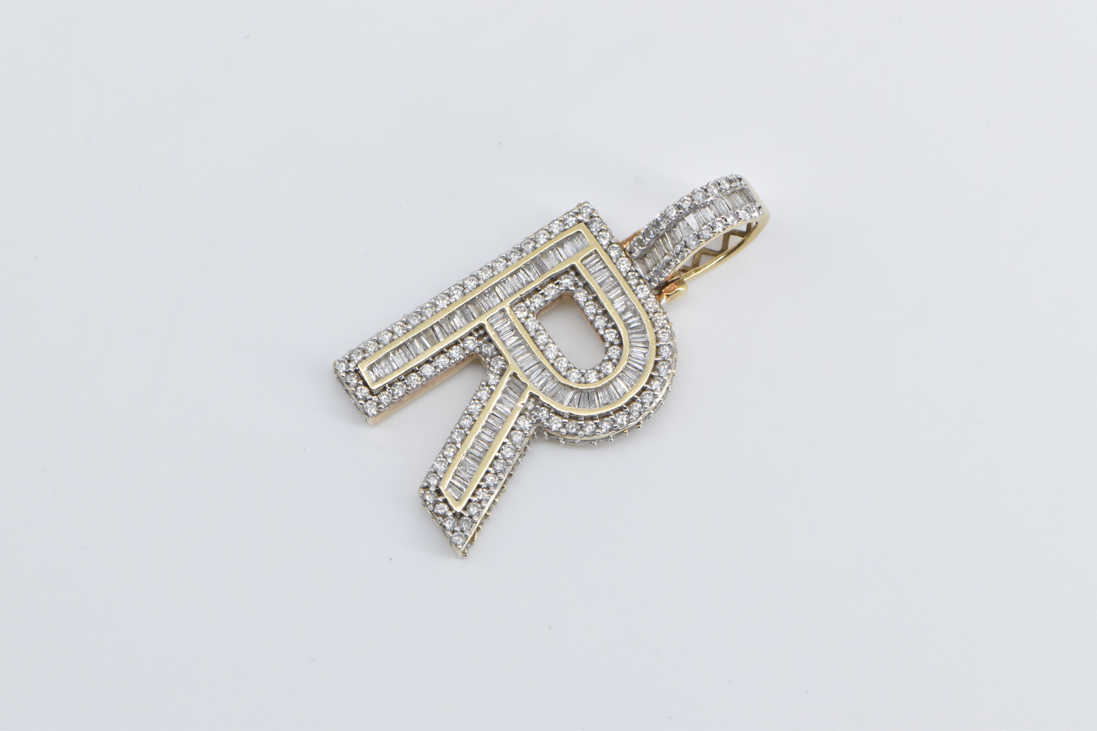 10K 4.10 Ctw Diamond Encrusted R Monogram Name Yellow Gold Pendant