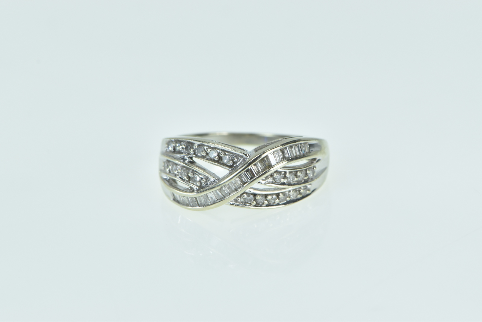 10K Baguette Wavy Diamond Vintage Statement White Gold Ring, Size 7