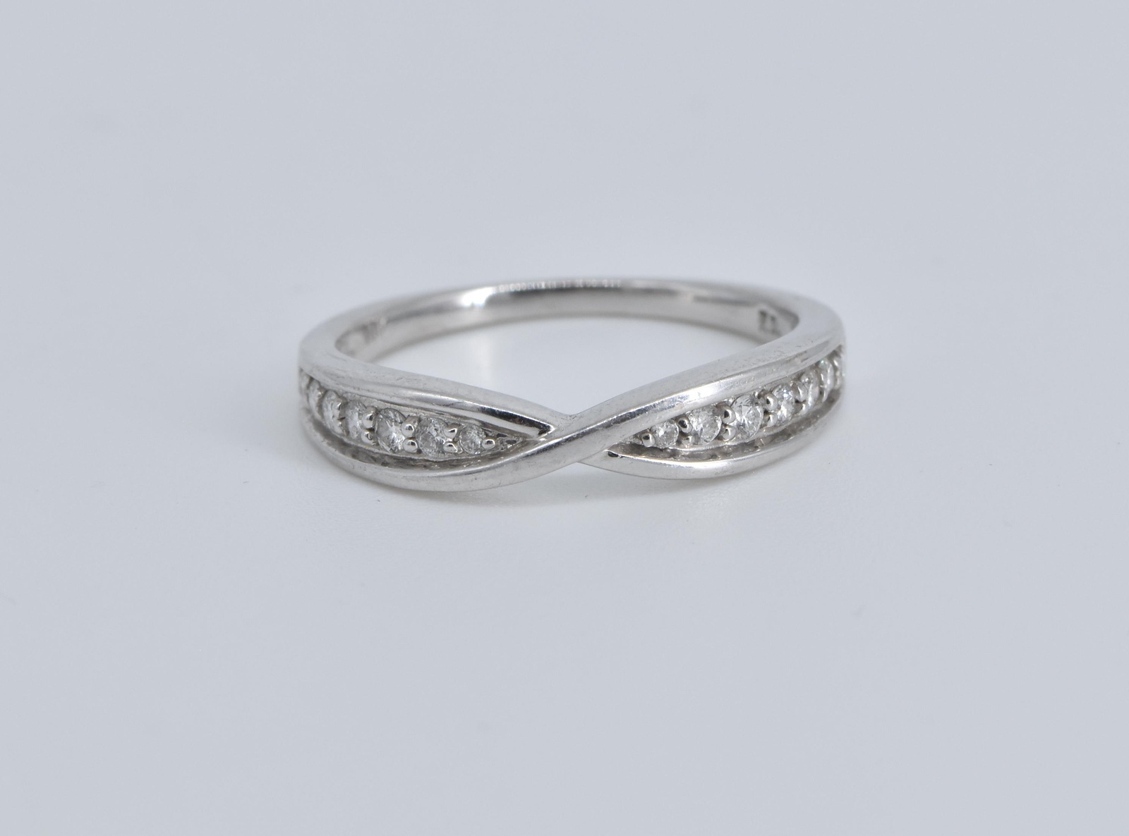 10K Diamond Criss Cross Twist Band Stackable White Gold Ring, Size 7