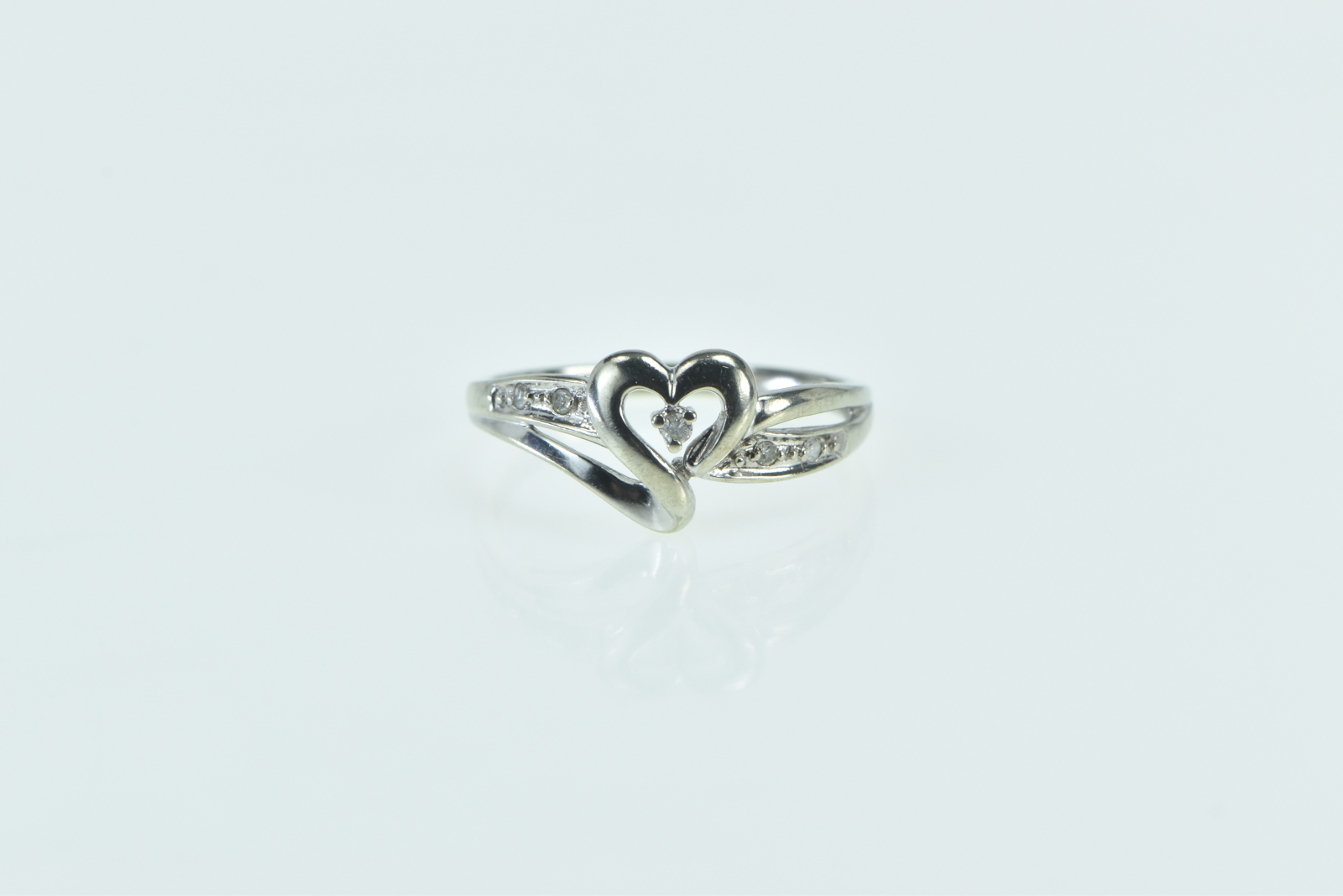 10K Diamond Heart Love Symbol Promise White Gold Ring, Size 7