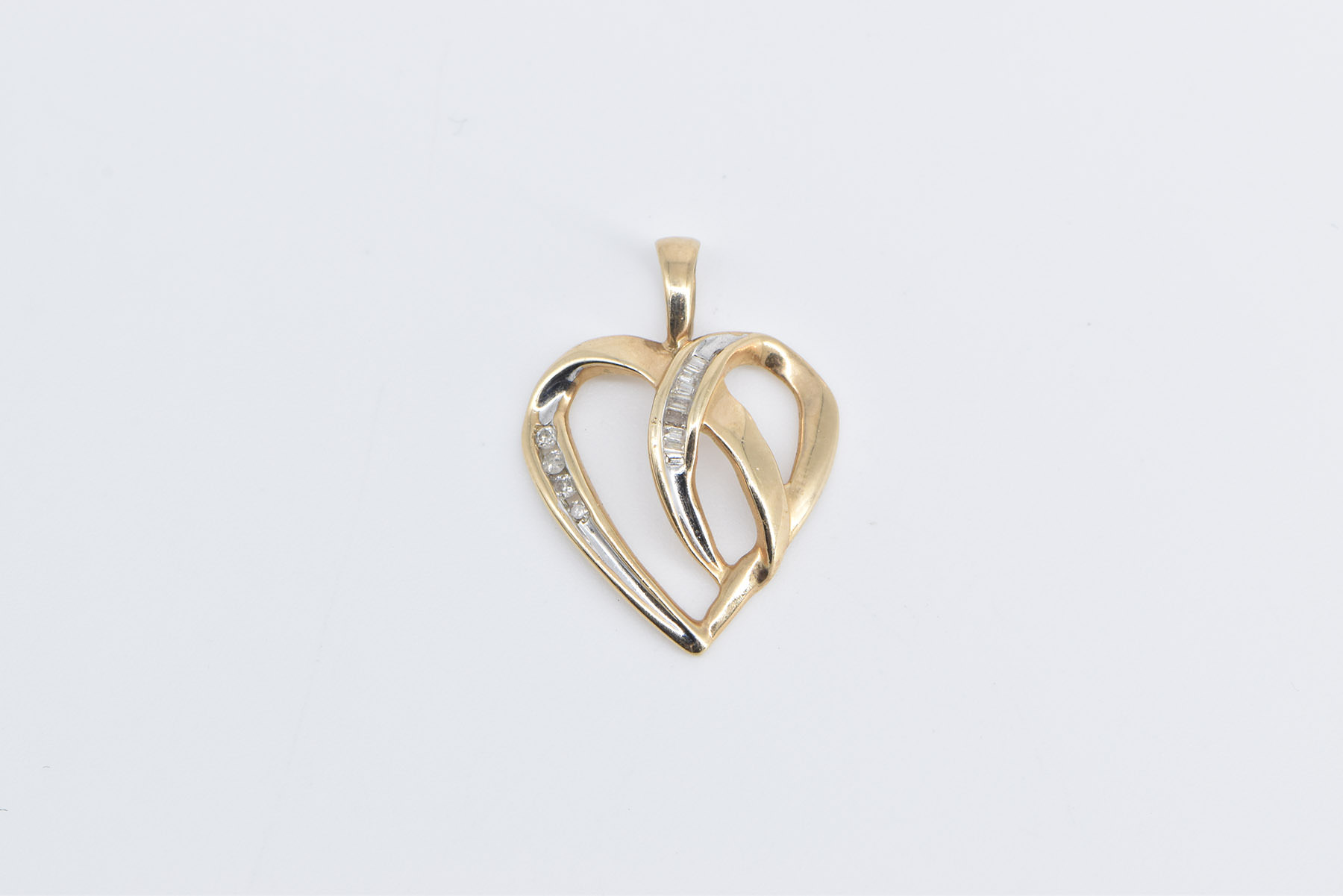 10K Diamond Inset Heart Love Symbol Vintage Yellow Gold Pendant