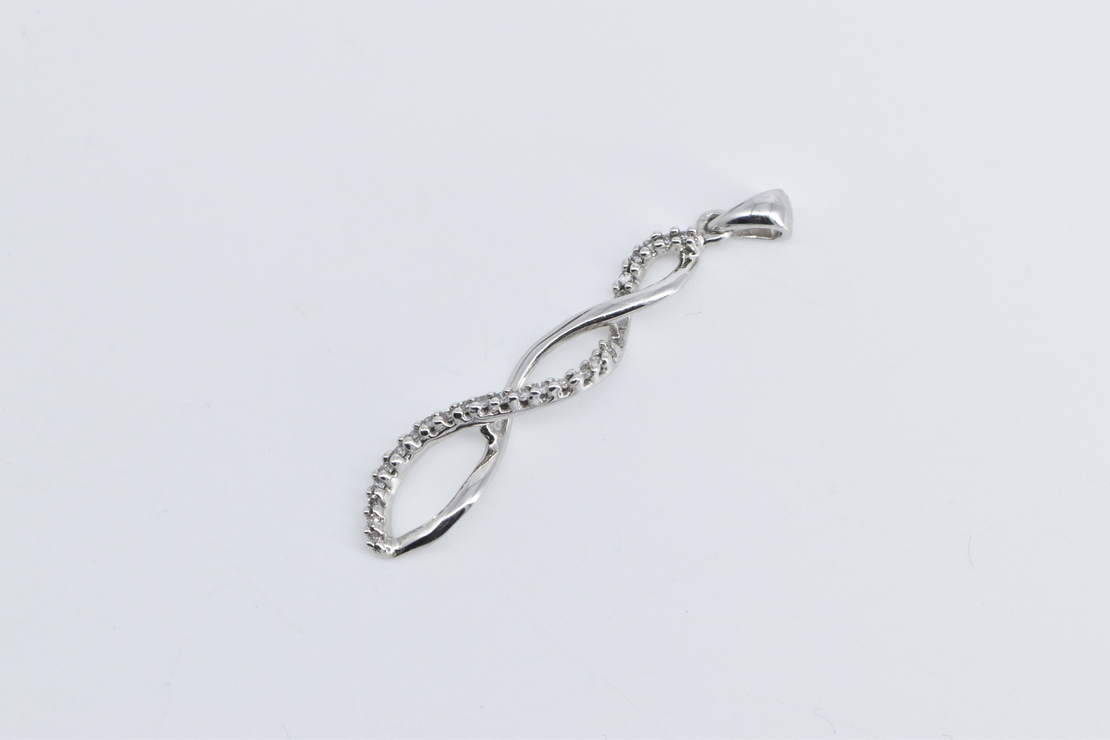 10K Diamond Twist Spiral Dangle Fashion White Gold Pendant