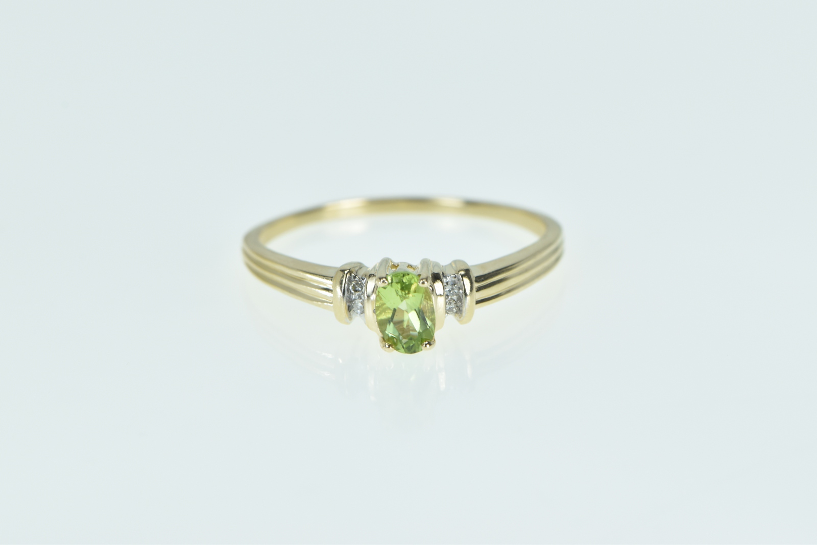 10K Oval Peridot Diamond Accent Vintage Classic Yellow Gold Ring, Size 11
