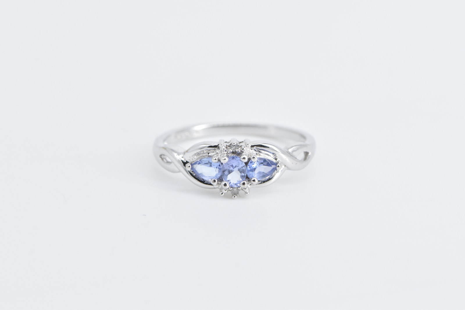 10K Oval Tanzanite Diamond Three Stone Fashion White Gold Ring, Size 7.25
