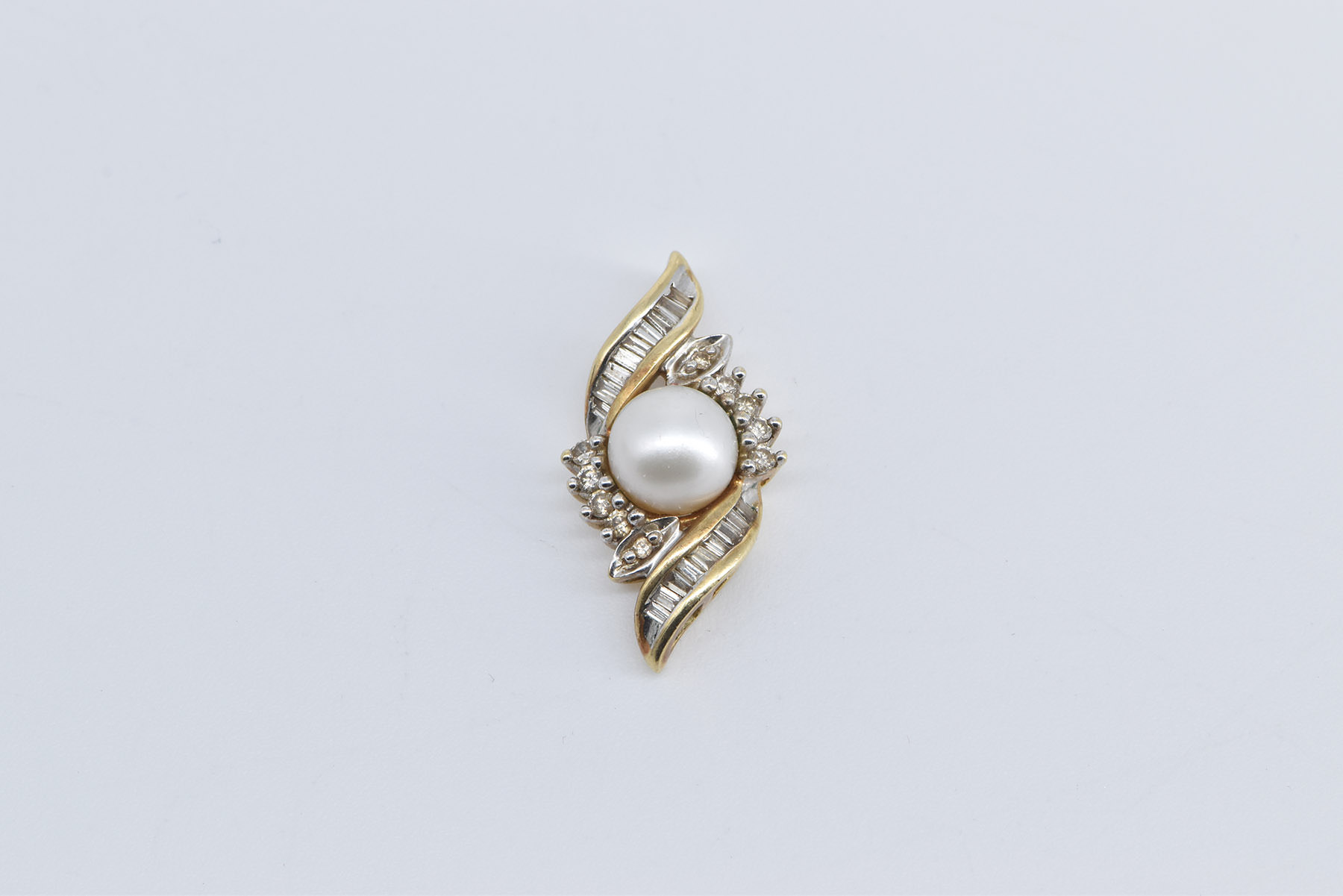 10K Pearl Baguette Diamond Swirl Vintage Statement Yellow Gold Pendant