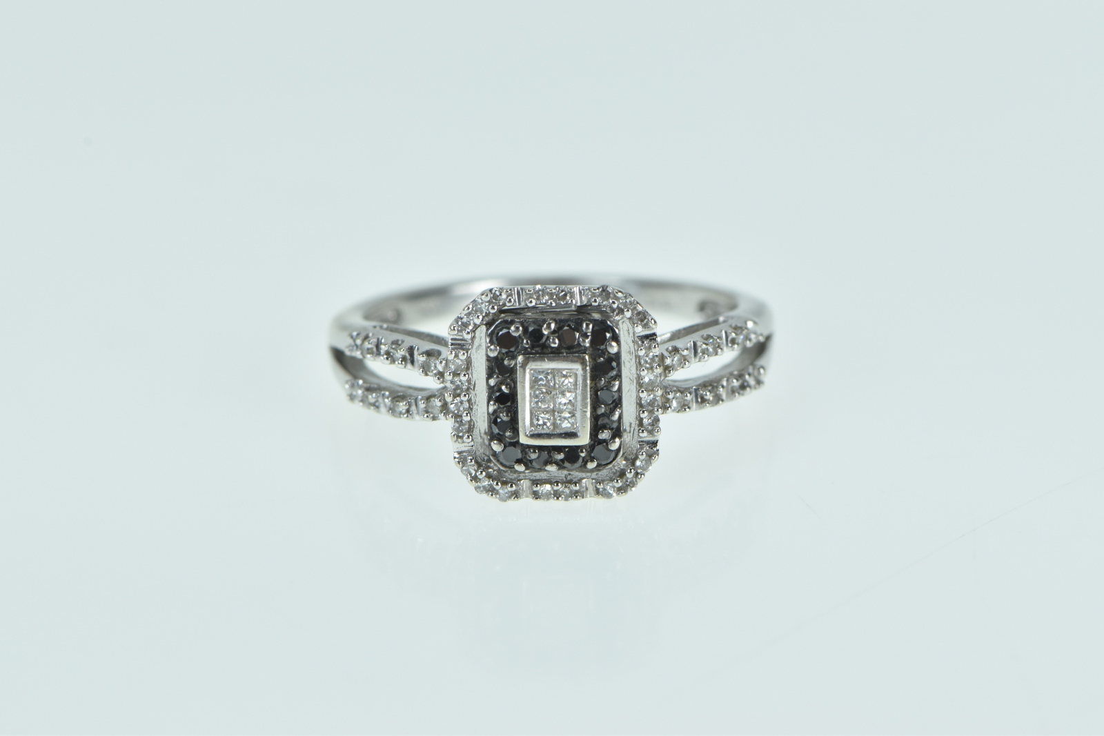 10K Princess Diamond Black Halo Engagement White Gold Ring, Size 6.5