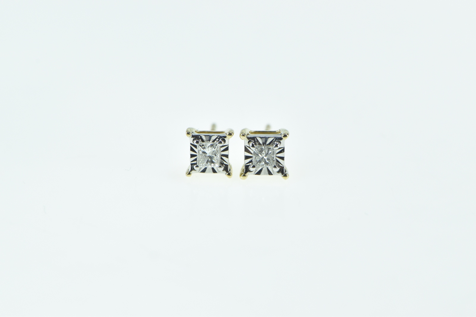 10K Princess Diamond Squared Vintage Classic Stud Yellow Gold Earrings