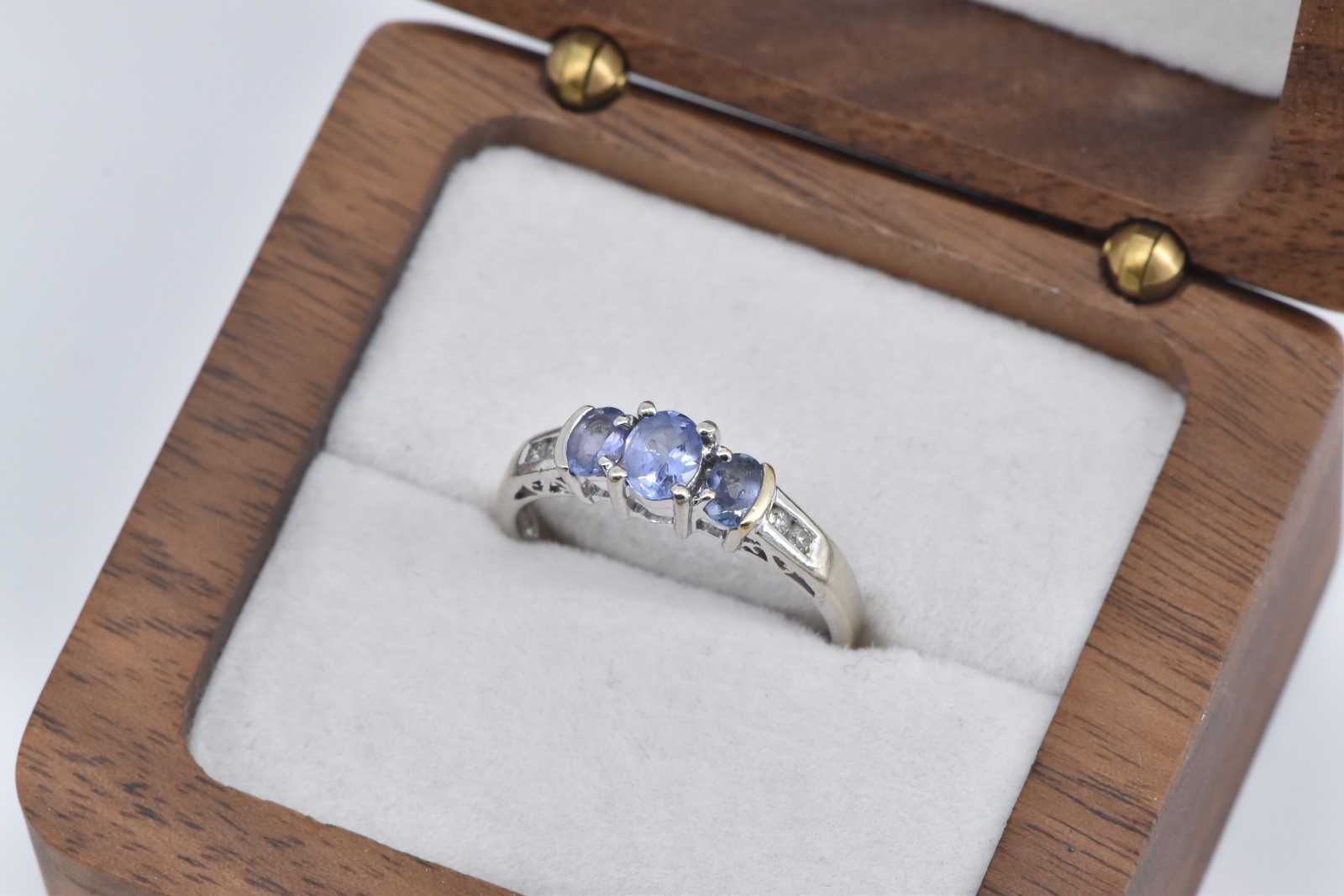 10K Three Stone Tanzanite Diamond Accent Vintage White Gold Ring, Size 7