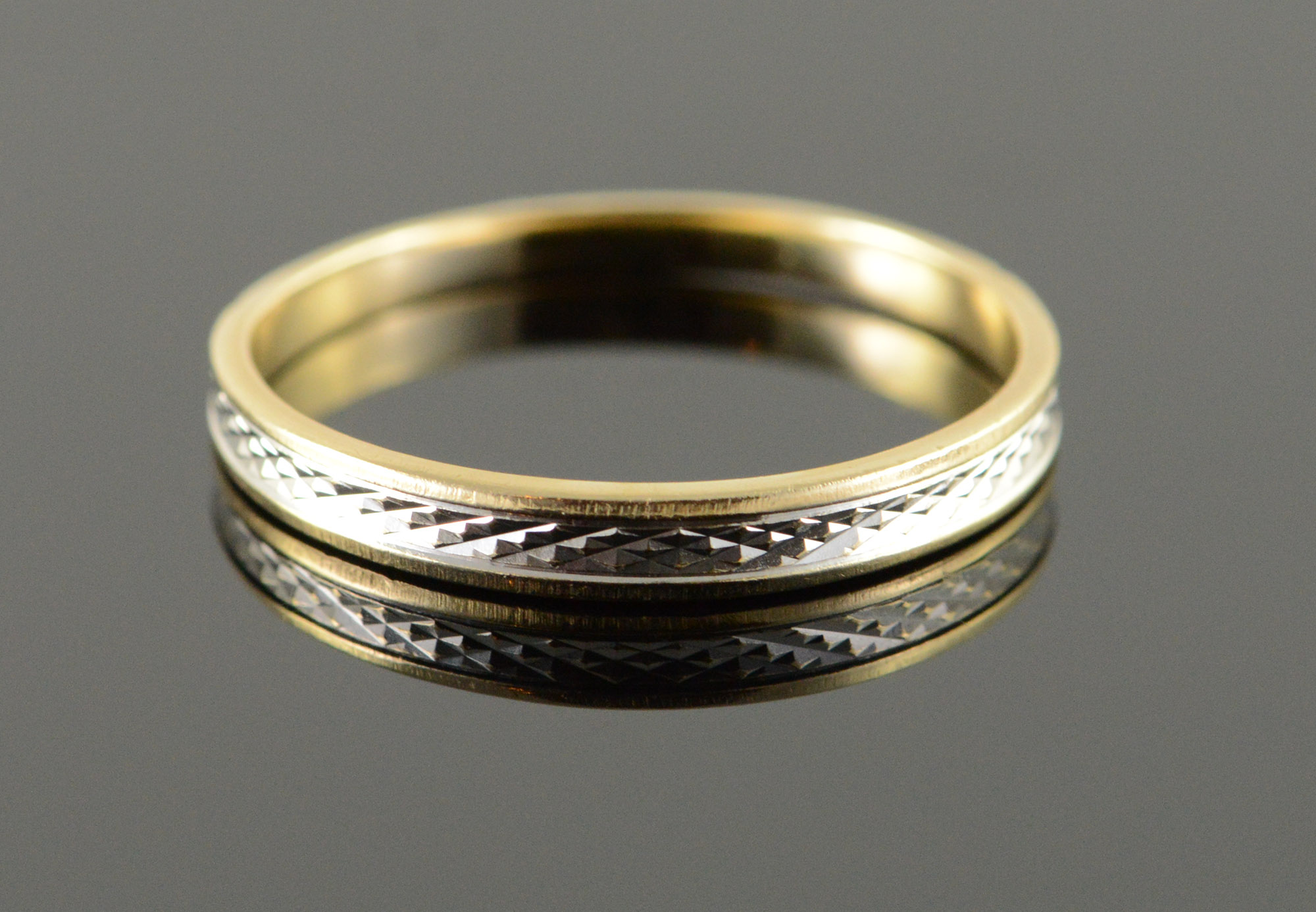 10k Two Tone Textured Vintage Wedding Band Yellow Gold Ring Size 10k Two Tone Textured Vintage Wedding Band Yellow Gold Ring Size 8 75